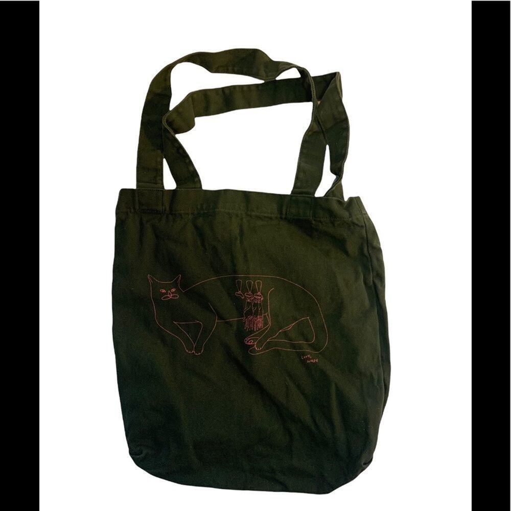 Beer and cat weird funny olive green tote. In EUC